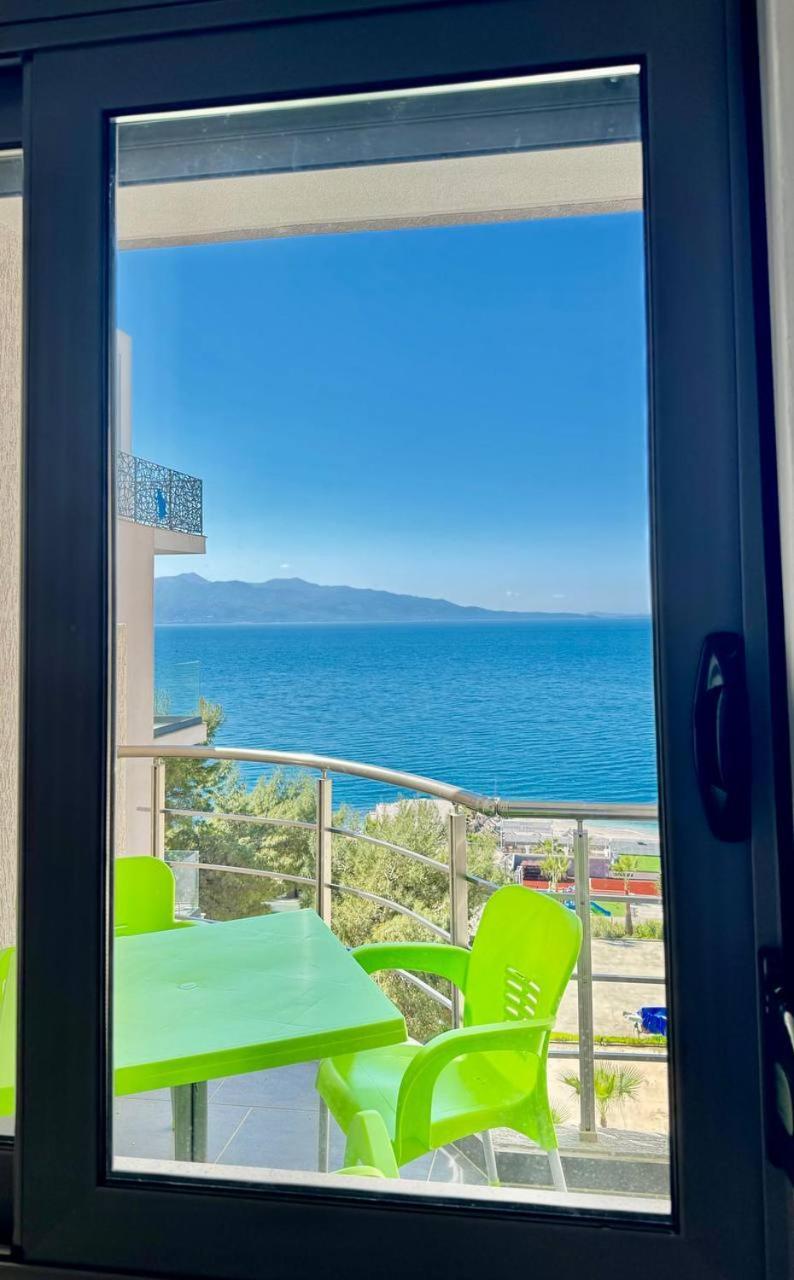 4 Seasons Sea View Apartment *