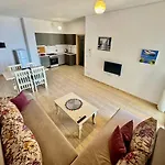 4 Seasons Sea View Apartment