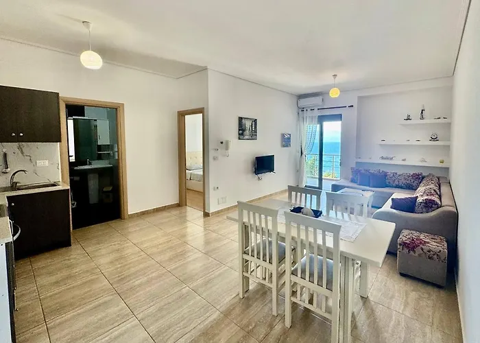 4 Seasons Sea View Apartment